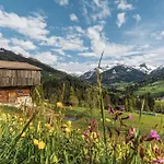 بيت للعطل Rofanlodge Gutschlhofer - A House With A View, A Terrace And Parking