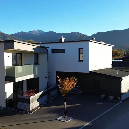 Feriehus Rofanlodge Gutschlhofer - A House With A View, A Terrace And Parking *
