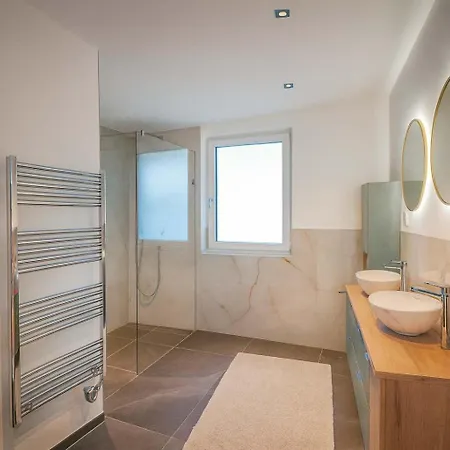 Rofanlodge Gutschlhofer - A House With A View, A Terrace And Parking Tatil Evi