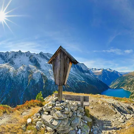 Rofanlodge Gutschlhofer - A House With A View, A Terrace And Parking *